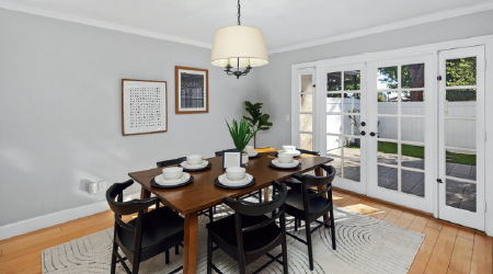 907 Hyde Court dining room